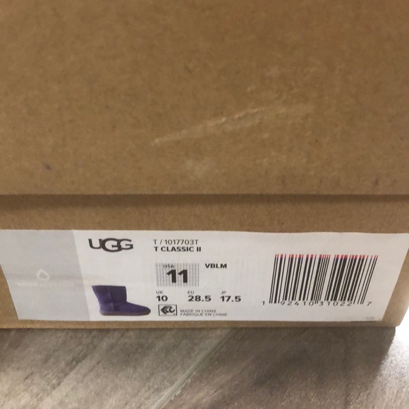 🔥🔥UGG Classic Short II Water Resistant  Bo… - Picture 11 of 11